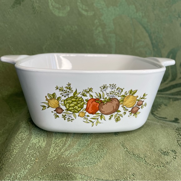 Rare 1970s spice of life design Corning Ware 2 3/4 cup bakeware. - Picture 1 of 10